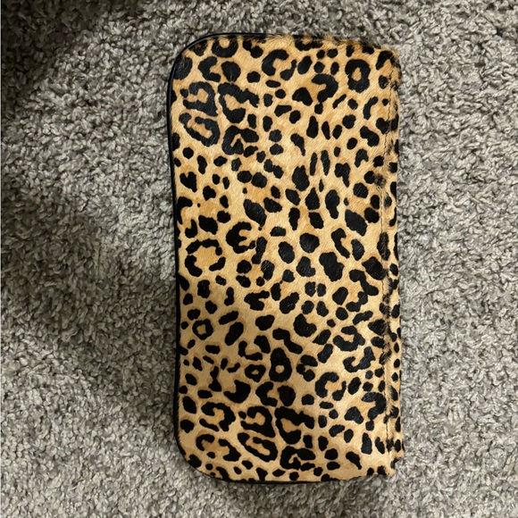 Steve Madden cheetah clutch purse with gold chain - Picture 2 of 6